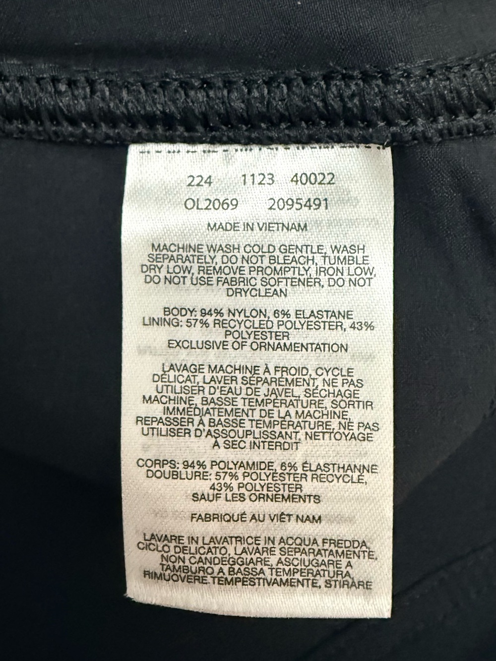 NWT Mountain HardWear | Dynama Bermuda Shorts | Black | Size XL - Picture 6 of 6